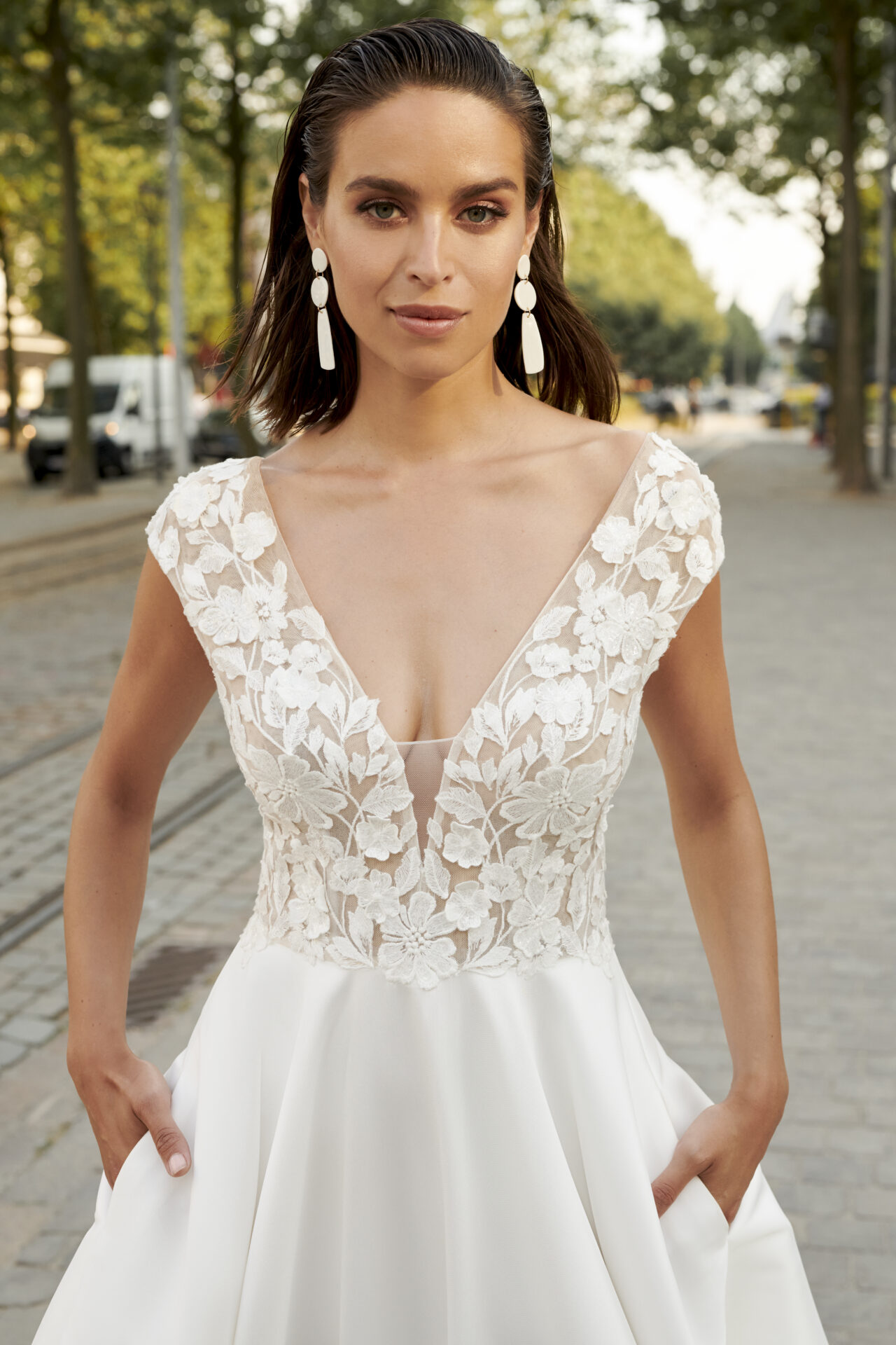 Brautfreundin Brautmode Mönchengladbach Prinzessin Spitzentop mit Mikadorock Marylise