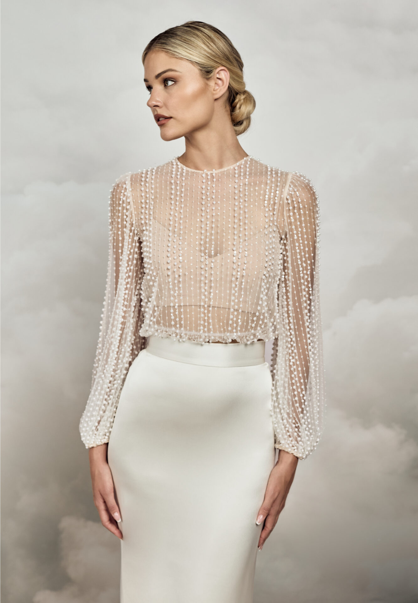 Brautfreundin Brautmode Mönchengladbach NRW Brautzweiteiler Catherine Deane Perlentop zu Satin Rock