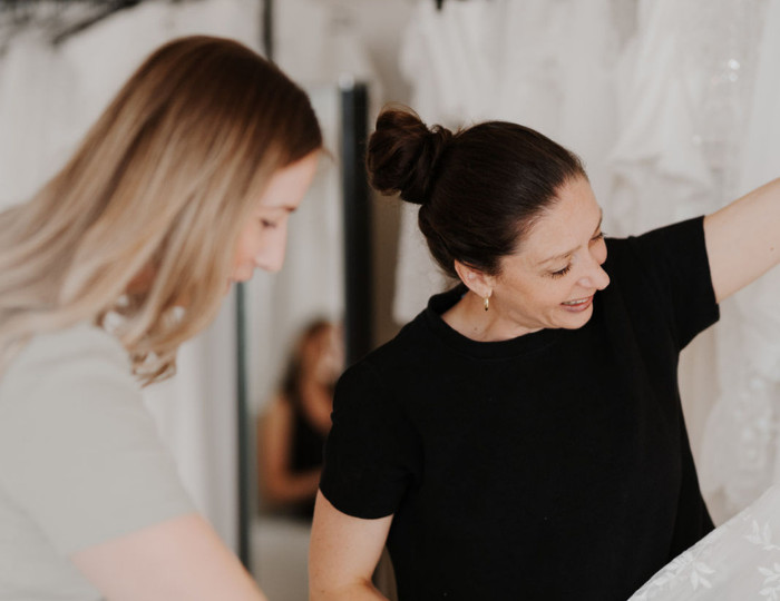 Brautfreundin Brautmode Mönchengladbach NRW Standesamttermi Anprobe